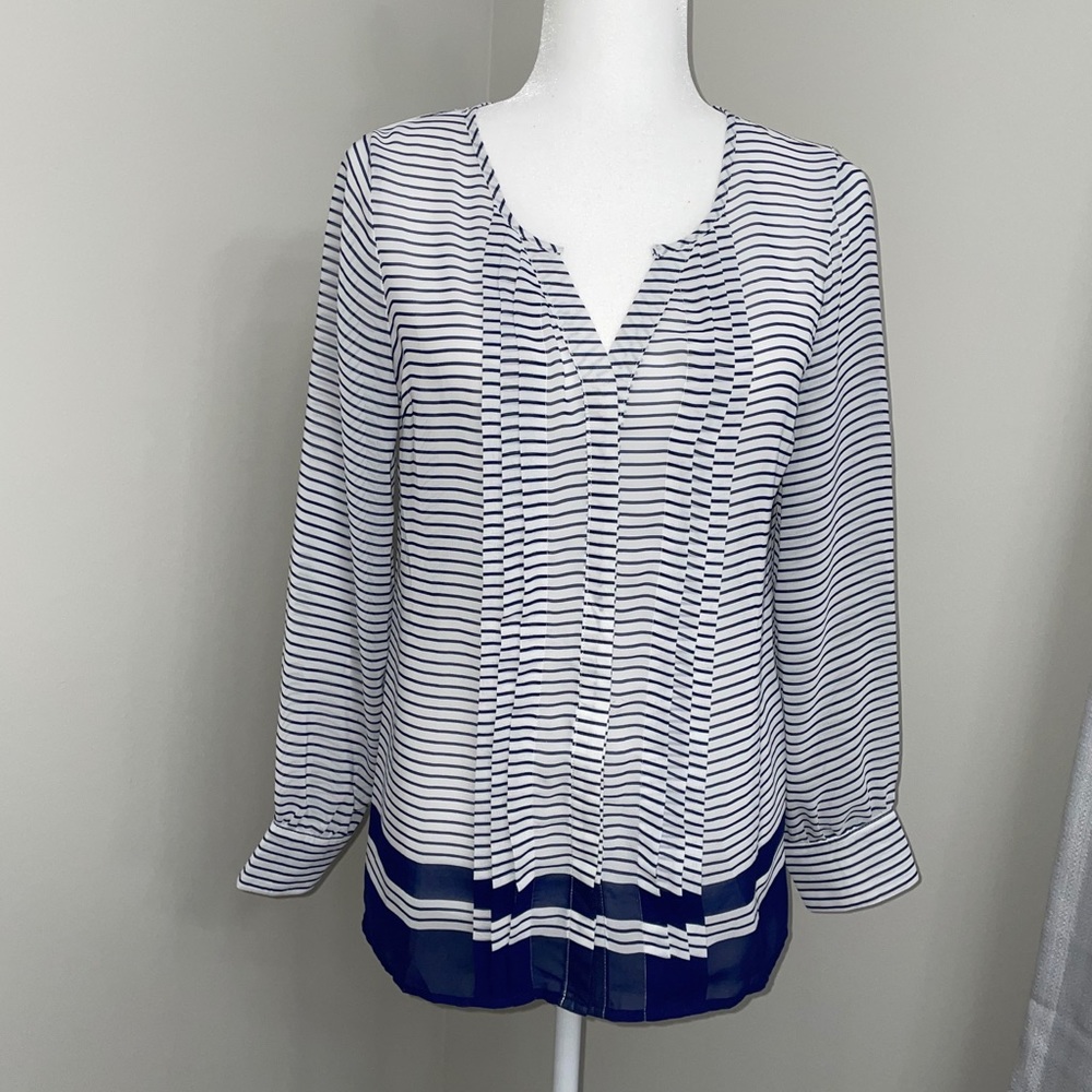Charming Charlie Size small
